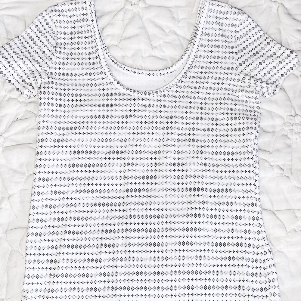 BLACK AND WHITE CROP TOP!